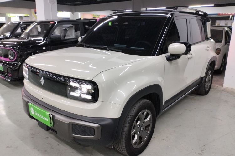 宝骏悦也Plus 2025款 智尊版 5座车身外观1