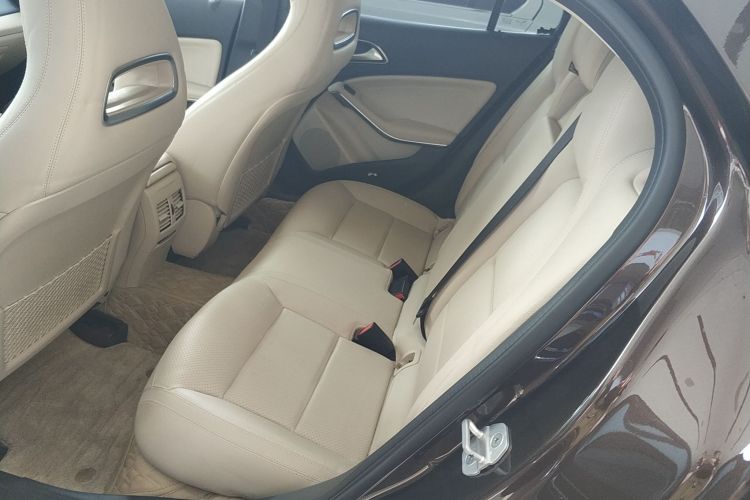 奔驰GLA 2017款 GLA 200 动感型中控内饰7004