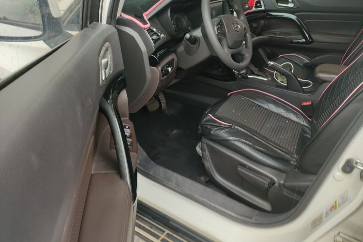 广汽传祺 传祺GS4 2015款 200T G-DCT精英版中控内饰20