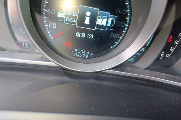 沃尔沃V40 2014款 2.0T 智雅版中控内饰15