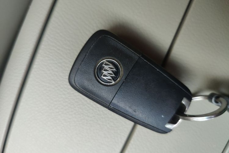 别克GL8 2018款 28T 豪华型 国VI中控内饰11