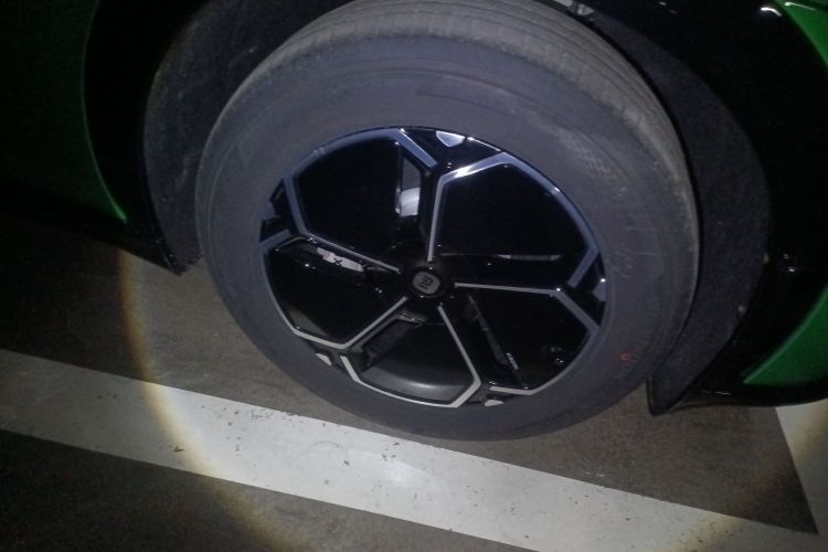 小米汽车 小米YU7 2025款 超长续航后驱版车身外观10