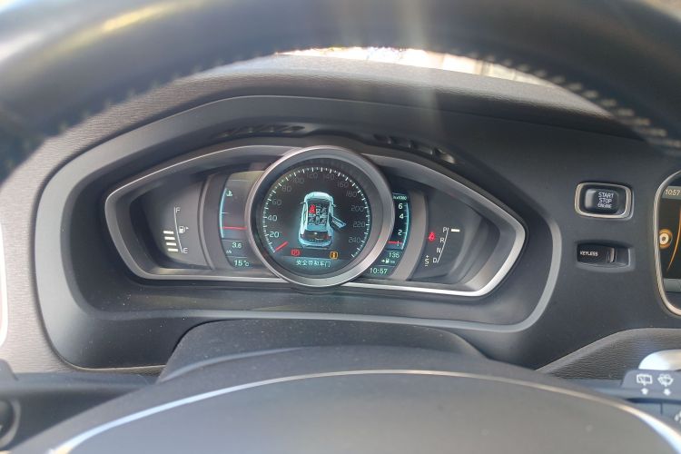 沃尔沃V40 2014款 2.0T 智雅版中控内饰14