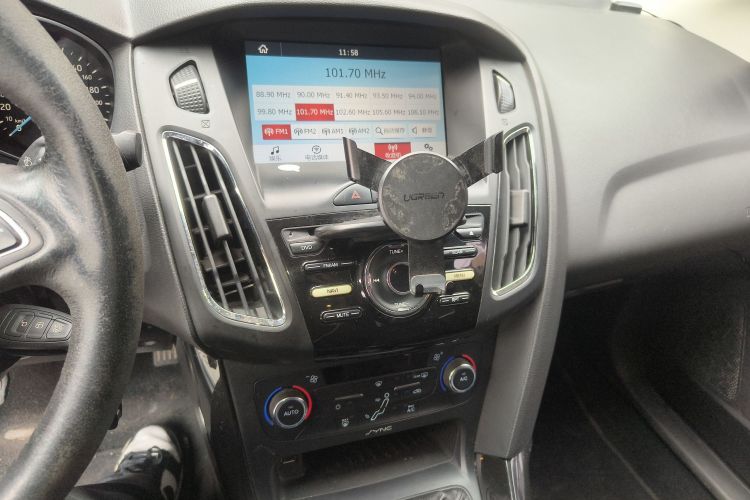 福特 福克斯 2017款 三厢 1.6L 手动风尚型智行版中控内饰16