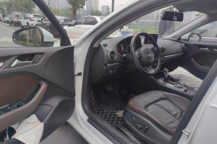奥迪A3 2015款 Sportback 40 TFSI 自动舒适型中控内饰20
