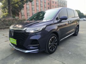 荣威iMAX8 2021款 400TGI Supreme系列尊荣版