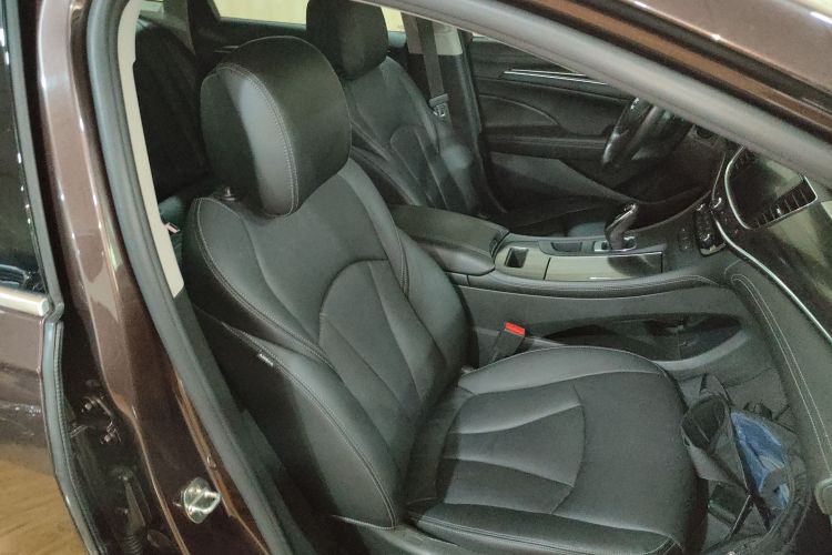 别克 君越 2018款 20T 精英型局部细节41