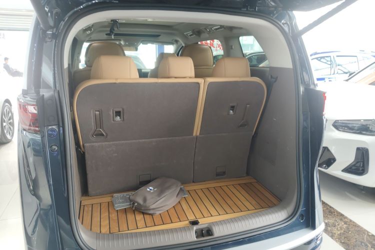 腾势D9 2022款 DM-i 1040 尊贵型局部细节23