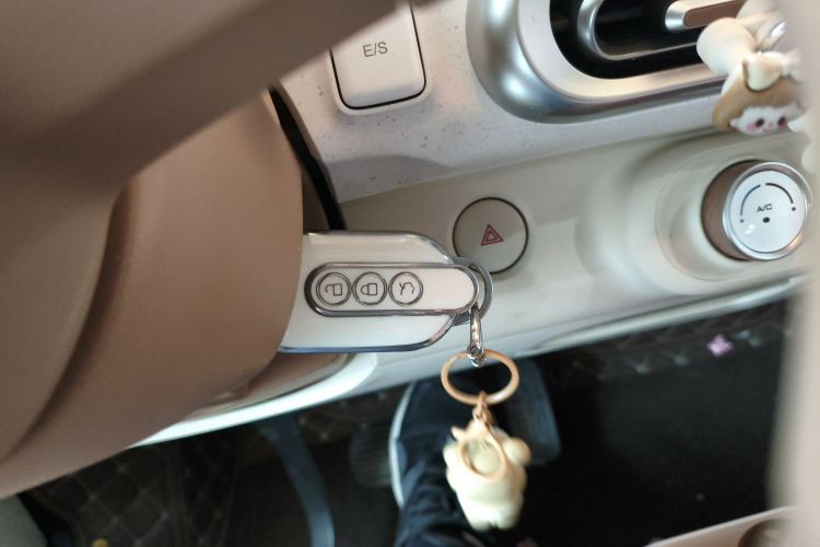 五菱汽车 宏光MINIEV 2024款 第三代 215km 进阶版中控内饰11