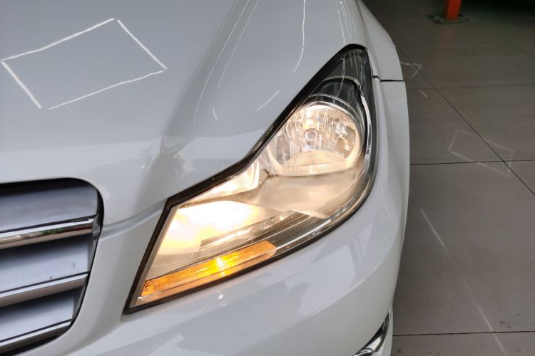 奔驰C级 2013款 C 180 经典型 Grand Edition局部细节36