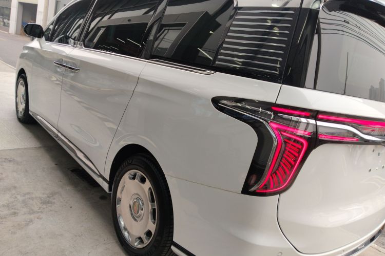 红旗HQ9 2023款 2.0T 智联旗享版车身外观6003