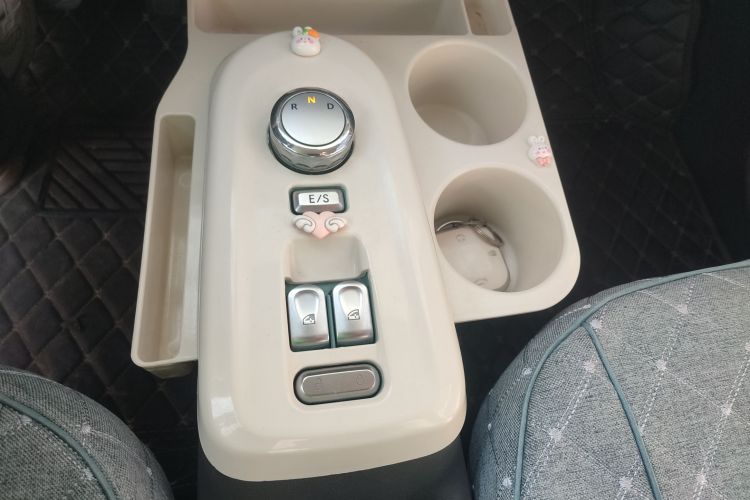 长安启源 长安Lumin 2022款 210km 香甜款中控内饰18