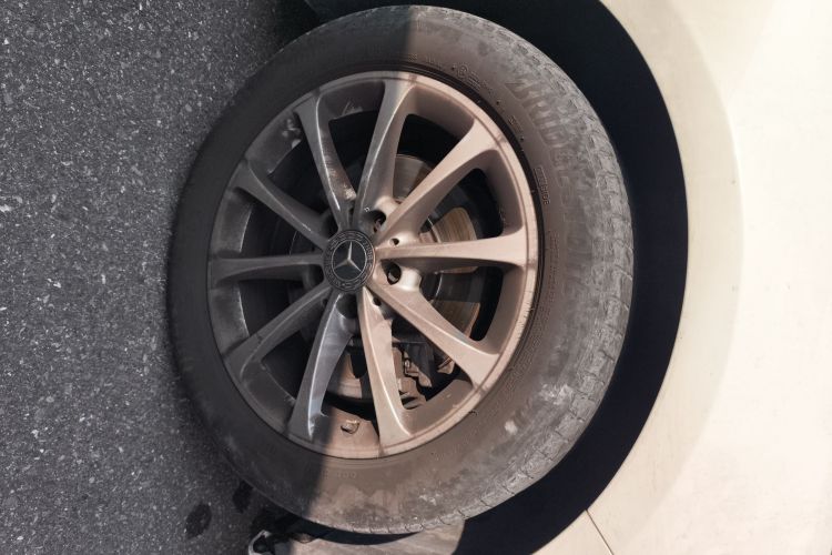 奔驰A级 2022款 改款 A 200 L 运动轿车动感型车身外观10