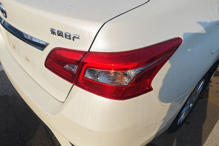 日产 轩逸 2024款 经典 1.6XE CVT舒适版车身外观9