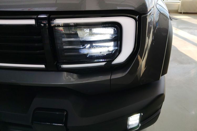 北京BJ40 2024款 2.0T 全新刀锋英雄版 攀登者局部细节36