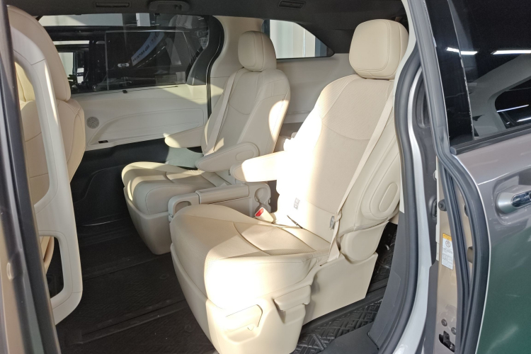 丰田 赛那SIENNA 2021款 2.5L混动 豪华版中控内饰21