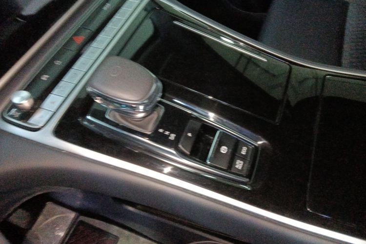 广汽传祺 传祺M8 2023款 领秀系列 390T 尊享版局部细节18