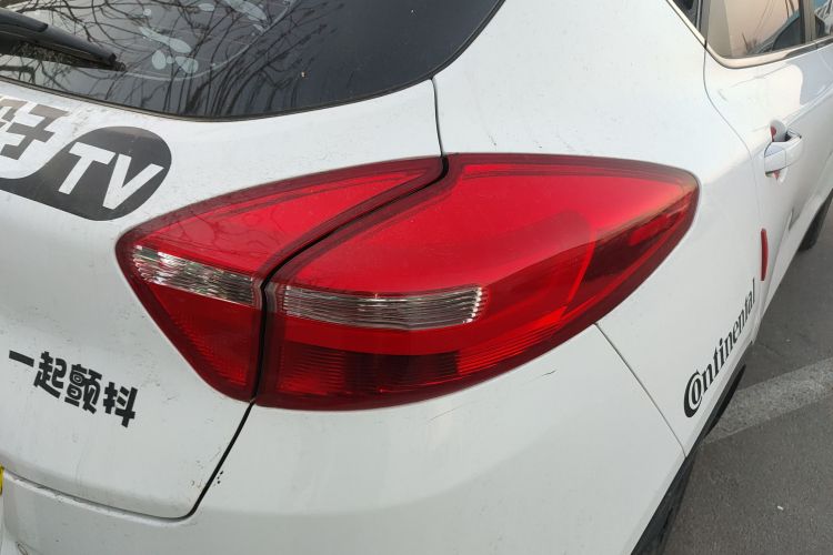 吉利汽车 帝豪GS 2018款 优雅版 1.8L 手动领尚型车身外观9