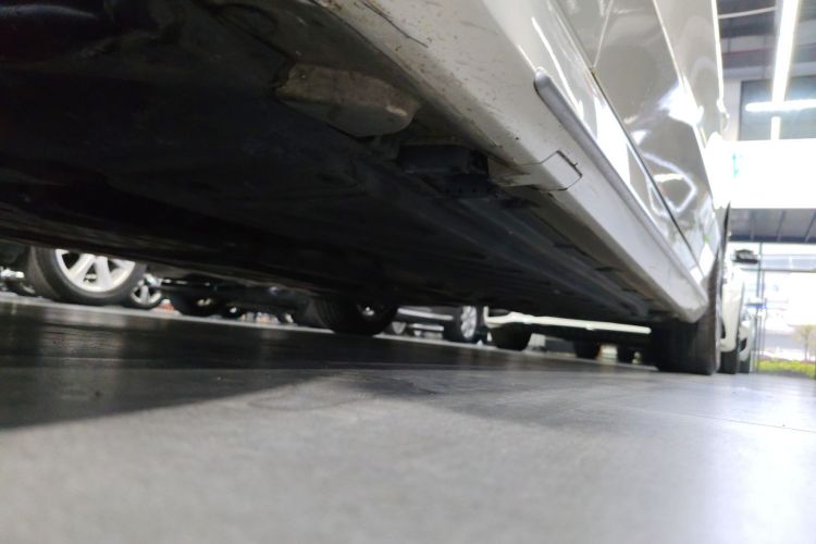 奔驰C级 2020款 C 260 L 运动版局部细节9002