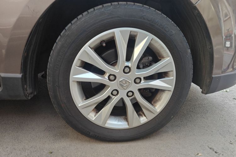 宝骏730 2014款 1.5L 手动舒适ESP版 7座车身外观6007