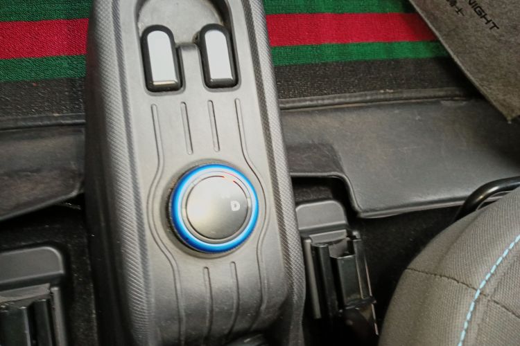 五菱汽车 宏光MINIEV 2020款 自在款 三元锂中控内饰18