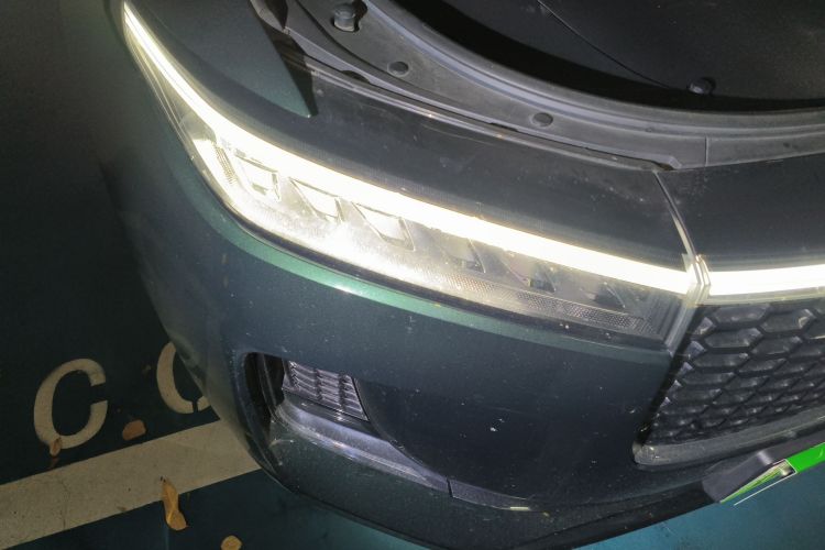 理想汽车 理想ONE 2021款 增程6座版车身外观8