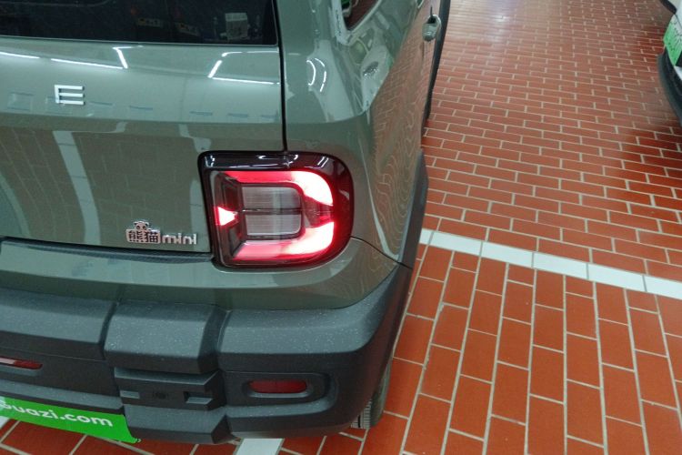 吉利银河 2025款 210km 熊猫骑士车身外观6006