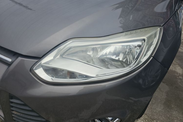 福特 福克斯 2012款 三厢 1.6L 自动风尚型局部细节36