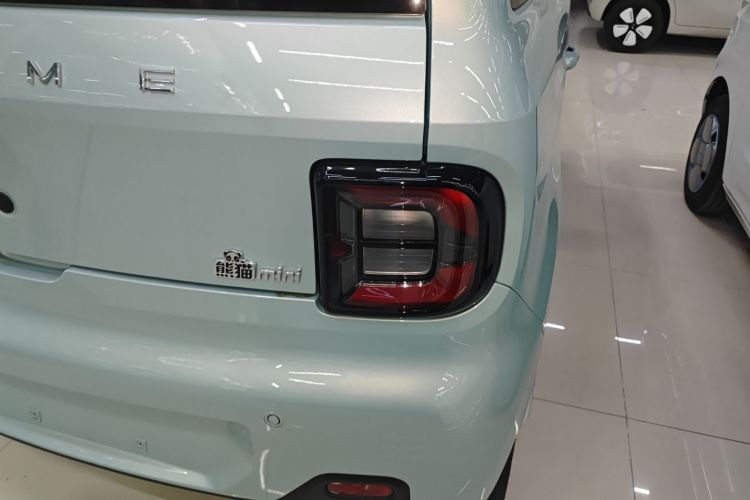 吉利银河 2024款 熊猫mini 200km 耐力熊车身外观9