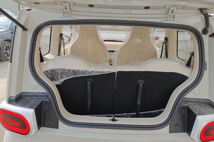 五菱汽车 宏光MINIEV 2024款 第三代 215km 青春版机舱底盘23