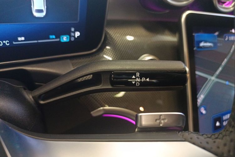 奔驰C级 2023款 C 260 L 运动版中控内饰18