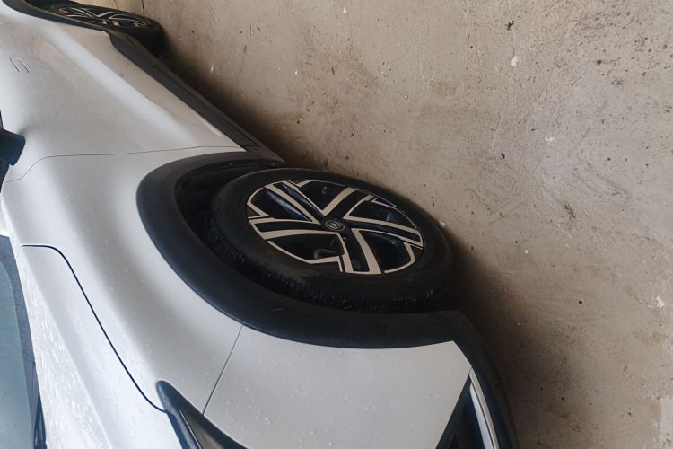 长安UNI-T 2021款 1.5T 卓越型车身外观6007