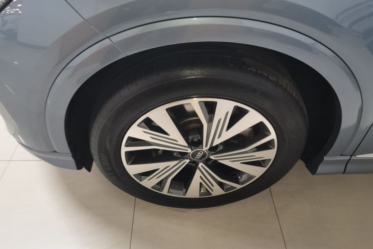 奥迪Q4 e-tron 2023款 40 e-tron 创行版车身外观6007