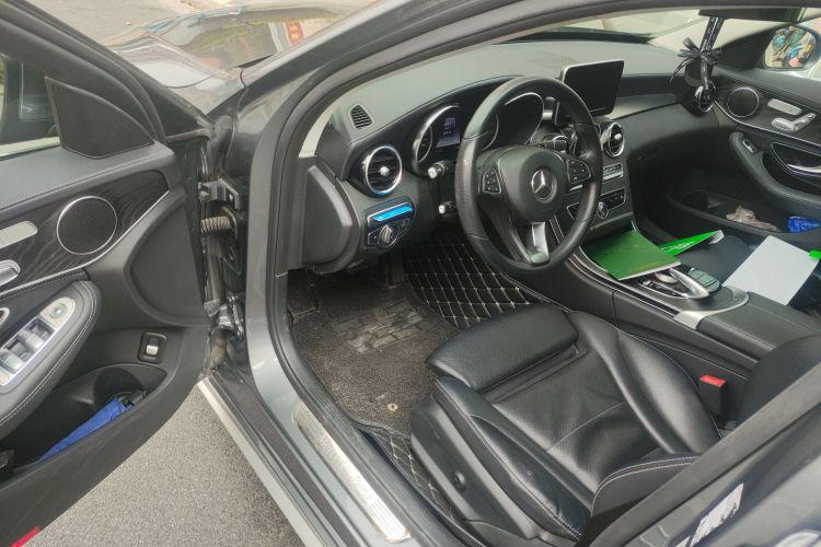 奔驰C级 2017款 改款 C 200 L 运动版中控内饰20