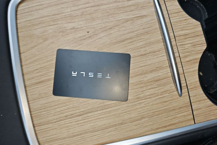 特斯拉 Model Y 2022款 改款 后轮驱动版中控内饰11