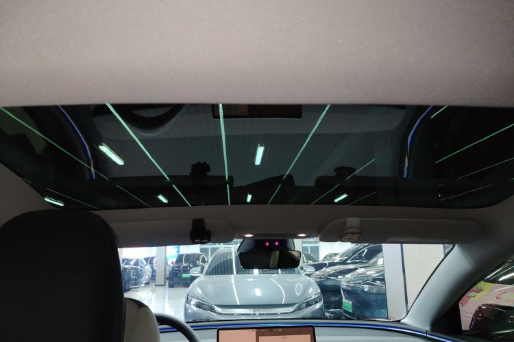 特斯拉 Model 3 2023款 长续航全轮驱动版中控内饰22