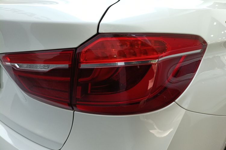 宝马X6 2019款 xDrive28i M运动套装车身外观6006