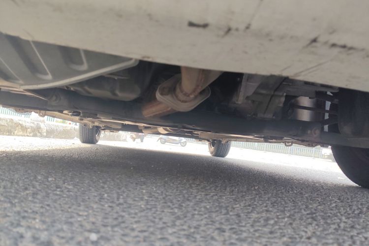 铃木 雨燕 2014款 1.3L 手动标准型局部细节9008