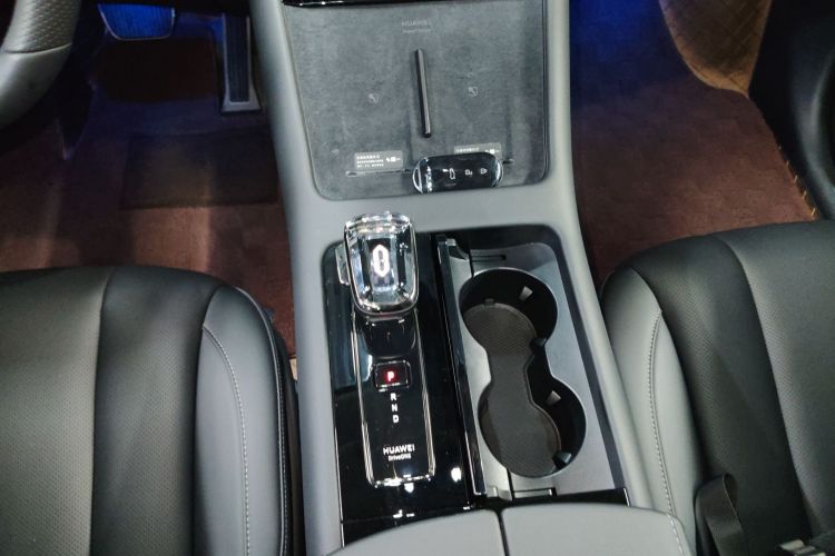 鸿蒙智行 问界M7 2024款 1.5T 后驱Plus版 5座中控内饰18