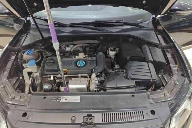 大众 帕萨特 2015款 1.4TSI DSG尊荣版机舱底盘24