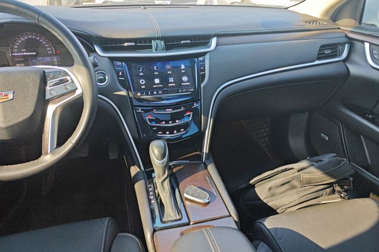 凯迪拉克XTS 2018款 28T 精英型中控内饰16