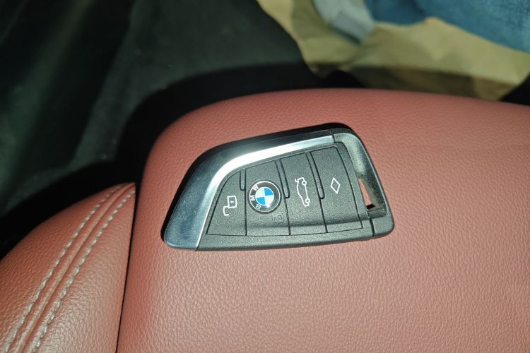 宝马i3 2022款 eDrive 35 L中控内饰7001