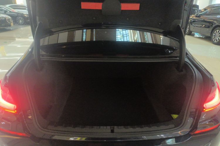 宝马3系 2020款 325Li M运动曜夜套装局部细节23