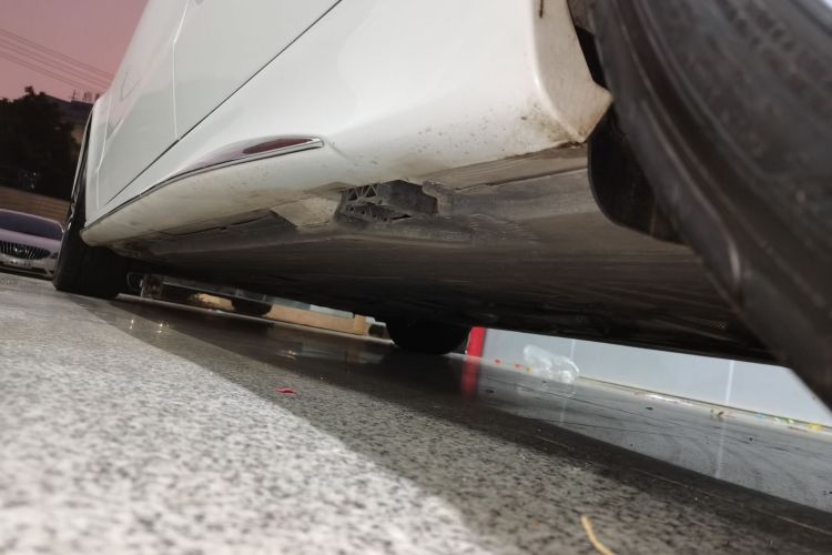 奔驰C级 2024款 C 260 L 运动版局部细节9002