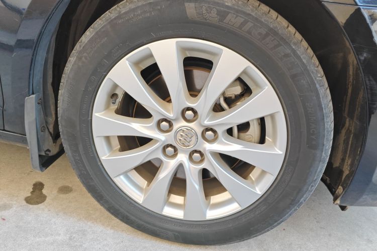 别克 君越 2013款 2.4L SIDI精英舒适型车身外观10