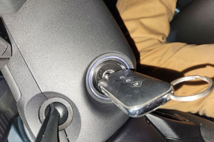 五菱汽车 五菱星辰 2021款 1.5T 手动星光版中控内饰11