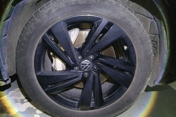 大众 途锐 2023款 3.0TSI 锐享版 曜黑运动套装车身外观10