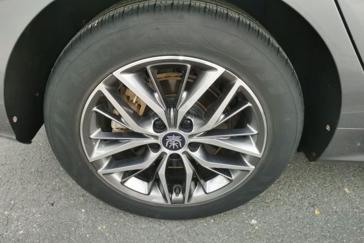 比亚迪 秦PLUS 2021款 DM-i 55KM 旗舰型车身外观6008