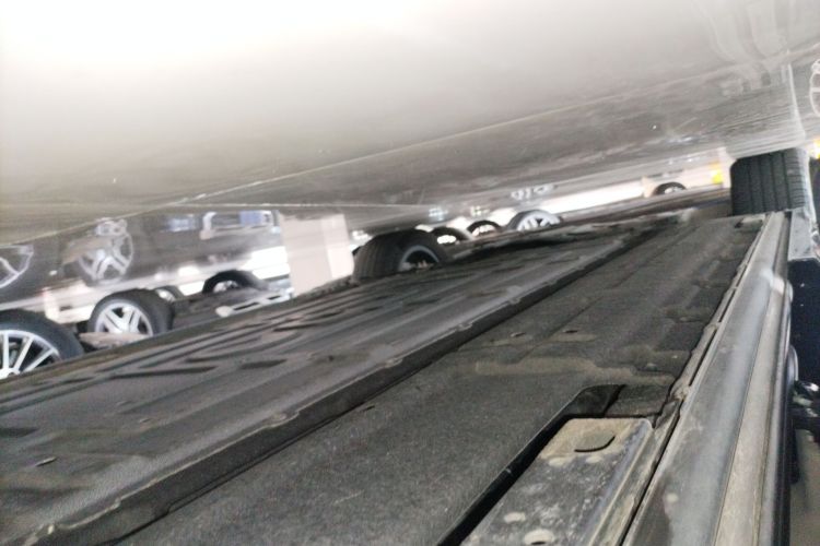 腾势D9 2022款 DM-i 1040 尊贵型局部细节9002