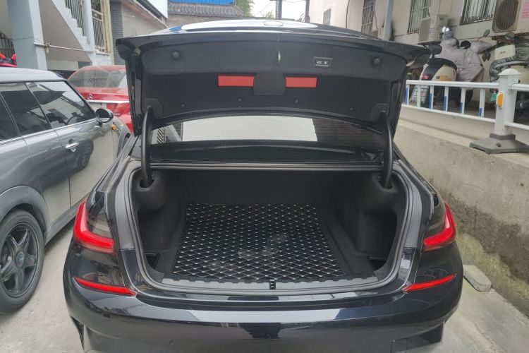 宝马3系 2021款 改款 325Li M运动套装机舱底盘23